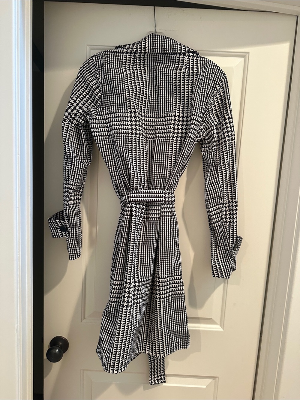 Escada Black and White Houndstooth Trench Coat - Picture 3 of 3